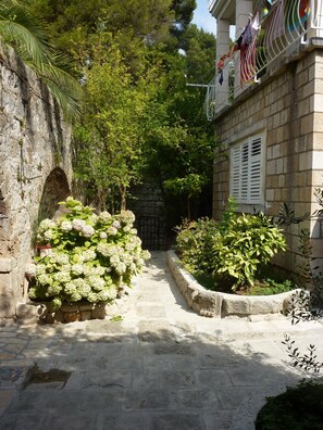 Apartment, Ground Floor (Private Garden) | Terrace/patio - Villa Fede (Zupa dubrovacka)