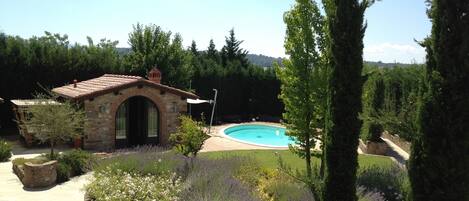 Piscine extérieure, piscine chauffée