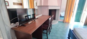 Luxury Room | Premium bedding, in-room safe, desk, laptop workspace - Palazzo Ricordi (Ugento)