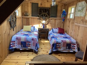 4 bedrooms, bed sheets - Charming cottage on quiet lake (Climax)