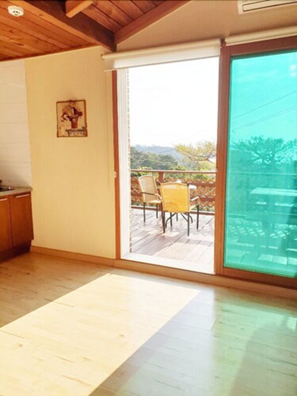 Zimmer, 1 Schlafzimmer, Nichtraucher, Meerblick (Ginseng Room) | Terrasse/Patio