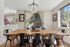Casa, 5 habitaciones | Restaurantes