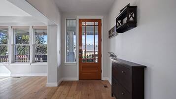 House, 5 Bedrooms | 5 bedrooms, free WiFi, bed sheets