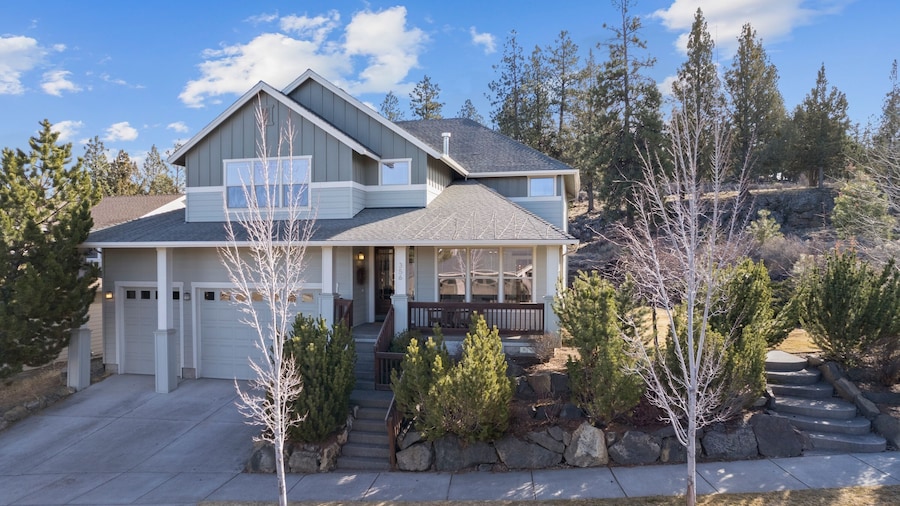 Flagline Trail 5 Bedroom Home by RedAwning