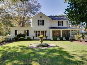 Exterior - Minutes from Downtown St. Michael's | Game Room | Pool | Hot Tub | Pickle Ball C (Saint Michaels)