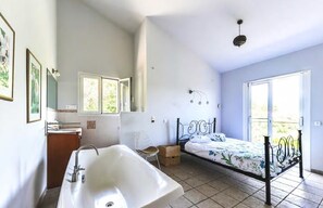 5 chambres, fer et planche Ă repasser, Wi-Fi gratuit, draps fournis