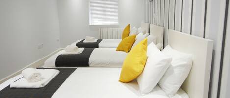 2 bedrooms, iron/ironing board, WiFi, bed sheets