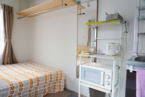 1 slaapkamer, een strijkplank/strijkijzer, wifi, beddengoed