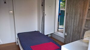 1 soverom, skrivebord, strykejern/-brett og wi-fi