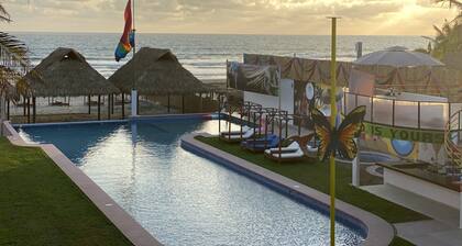 Club de Playa Dioses y Reinas