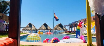 Club de Playa Dioses y Reinas