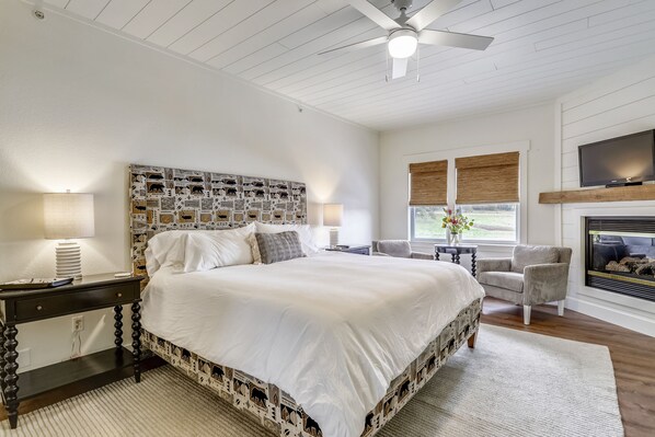 10 عدّة غرف نوم ومكواة/لوح كي وواي فاي وملاءات أسرّة