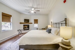 10 bedrooms, iron/ironing board, WiFi, bed sheets