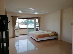 4 bedrooms, bed sheets - 175squarewah / newly renovated / 90sqwah backyard / 4bedrooms / 3bathrooms (Banpong)