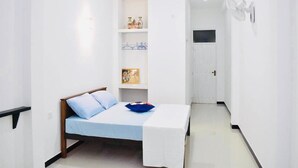 Double Room | Iron/ironing board, WiFi (free) - Hotel Rich Daziro (Negombo)