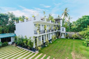 Unclassified image, 4 of 9, button - Hotel Rich Daziro (Negombo)