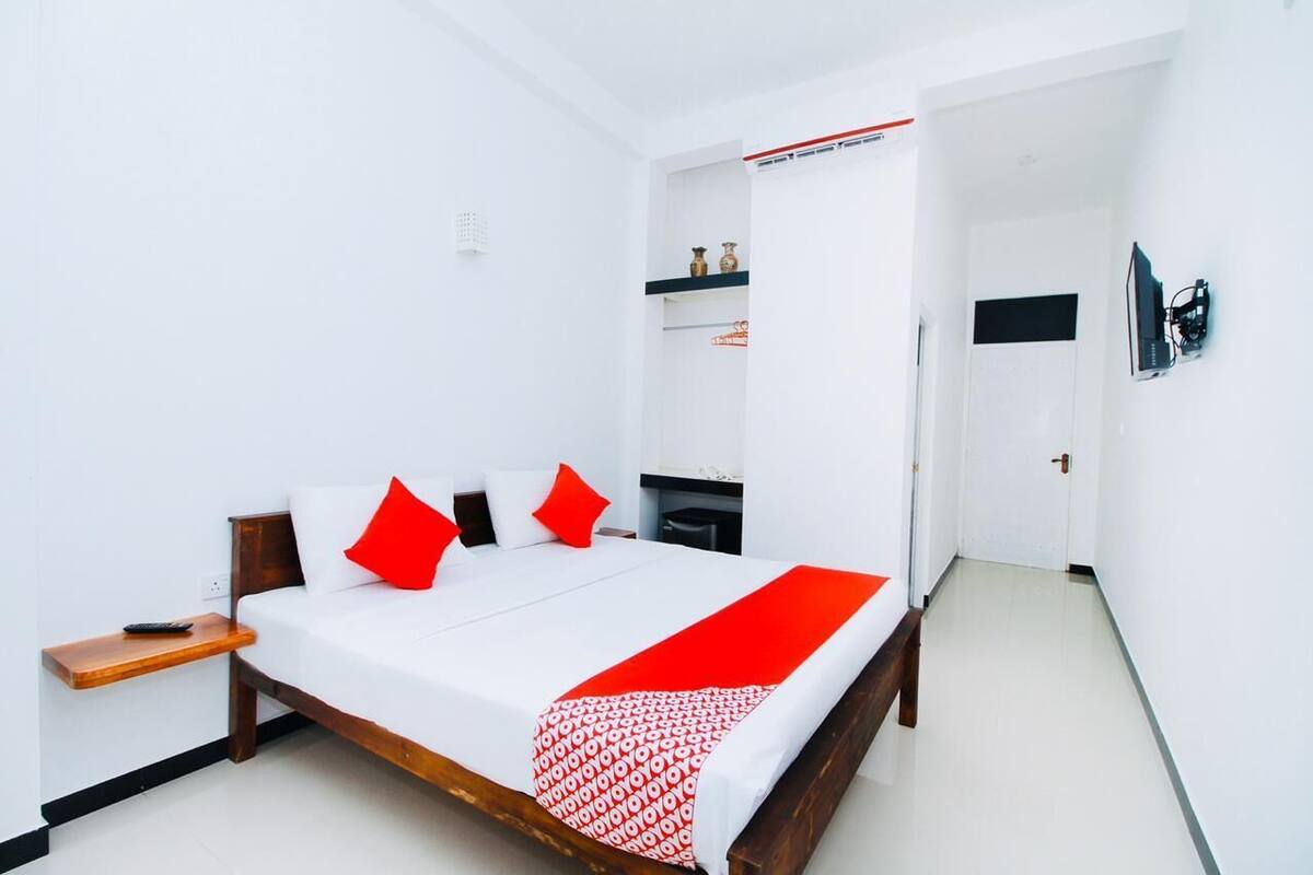 Iron/ironing board, WiFi (free)