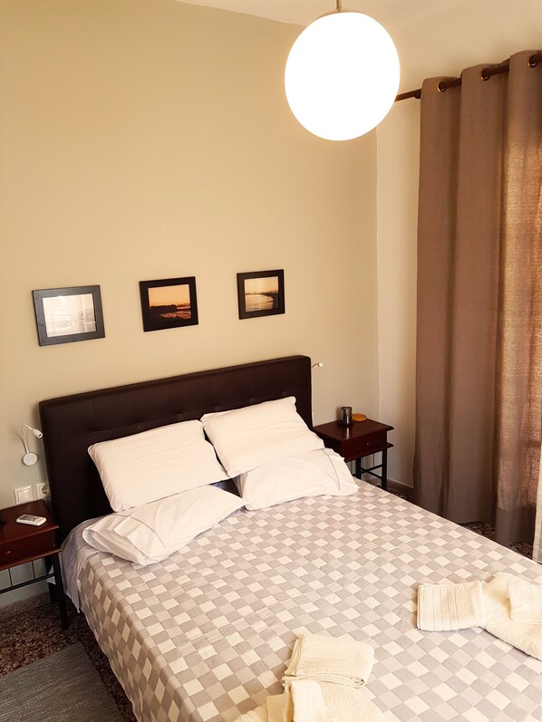 1 bedroom, in-room safe, desk, iron/ironing board