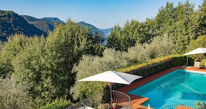 Villa toscana con vistas panorámicas y piscina privada