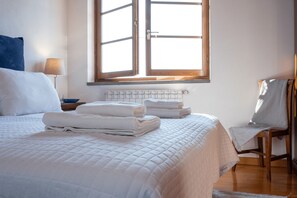 5 Schlafzimmer, Bügeleisen/Bügelbrett, kostenloses WLAN, Bettwäsche