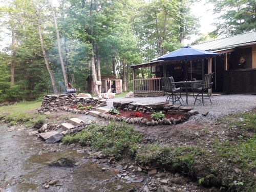 Come and enjoy some peace and quiet at the Pumpkin hollow Inn