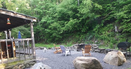 Venez vous détendre dans ma belle cabine confortable. 15 minutes de la vallée des vacances