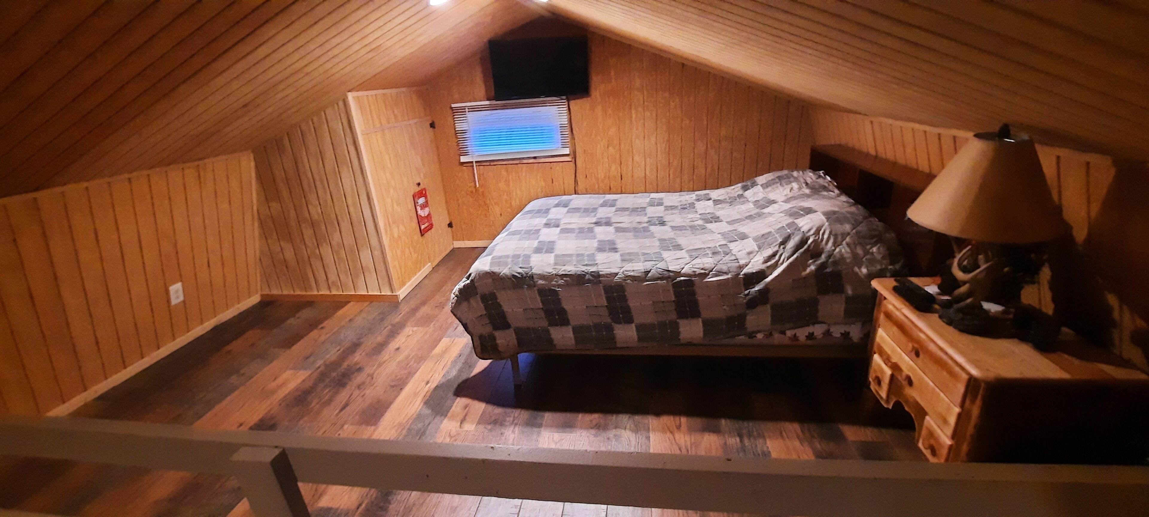 2 多间卧室、床单