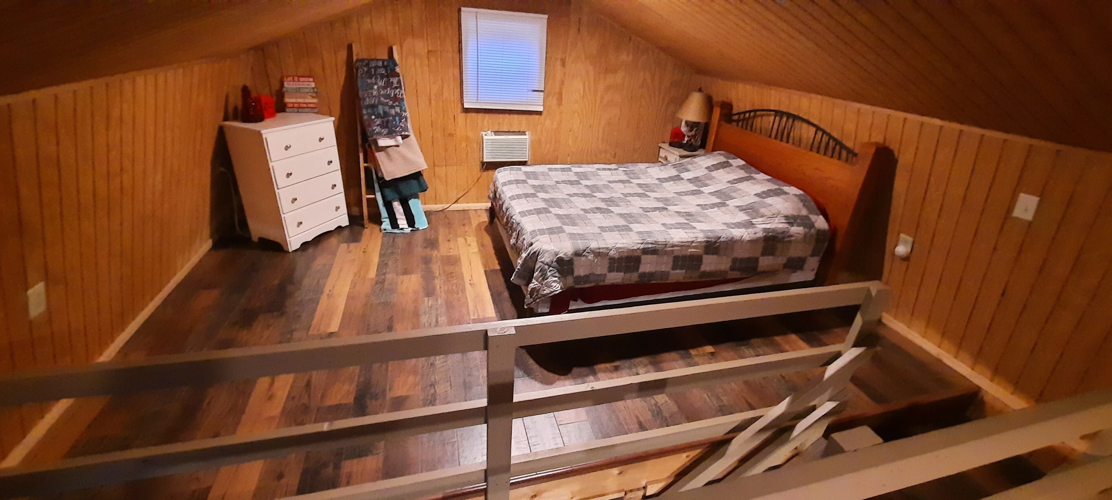 2 bedrooms, bed sheets