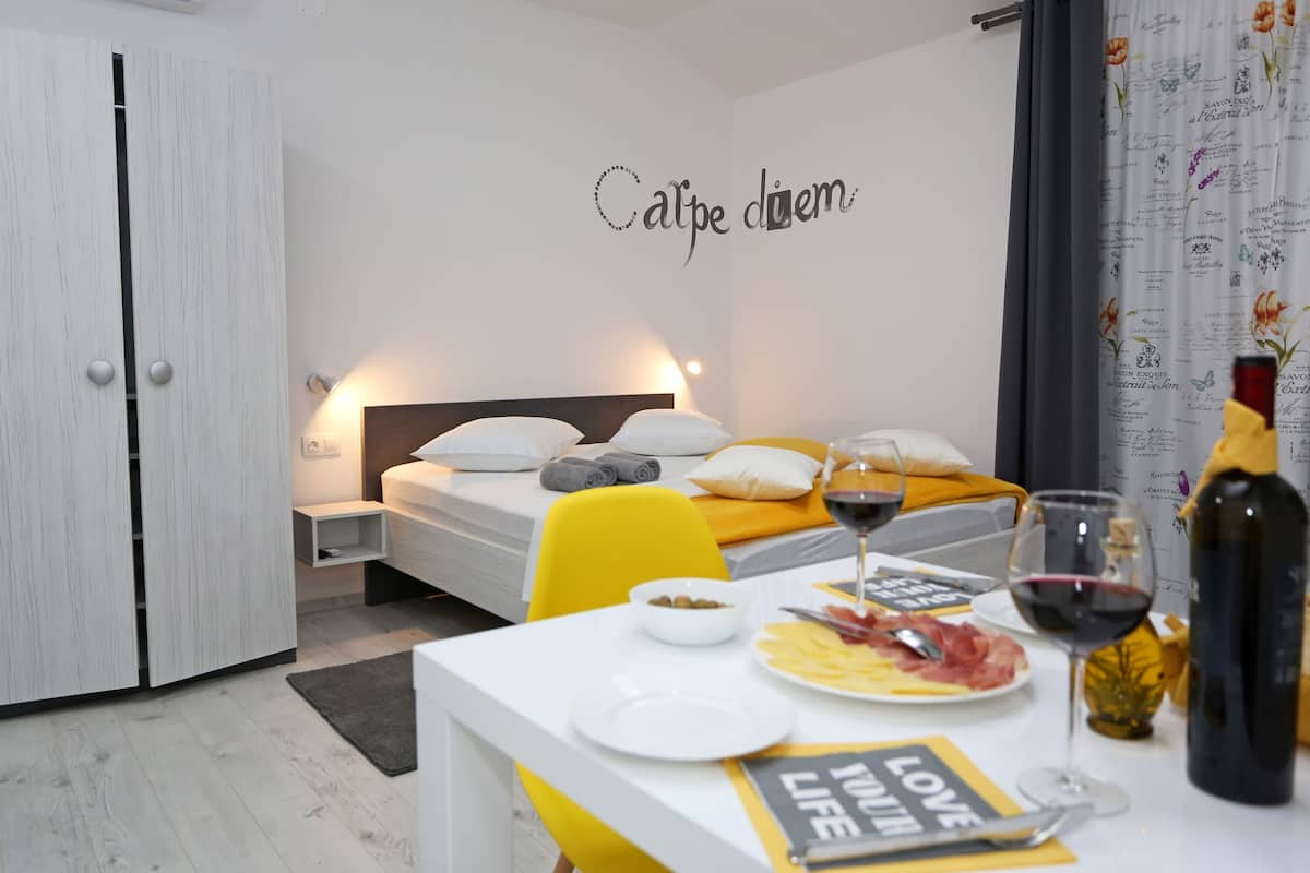 Exclusive Studio Suite | 1 bedroom, premium bedding, down comforters, pillowtop beds