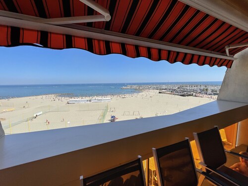 Palavas-centre : 2 bedrooms, terrace, splendid sea view (sleeps 6)