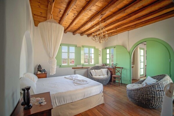 5 bedrooms, in-room safe, iron/ironing board, WiFi