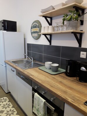 Fridge, oven, dishwasher