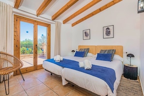 4 habitaciones, tabla de planchar con plancha y wifi gratis