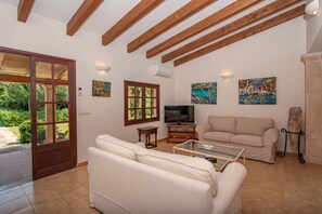 TV, fireplace, DVD player - Villa Can Jaume for 4 people with pool (Pollensa)