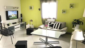 Télévision, table de tennis de table