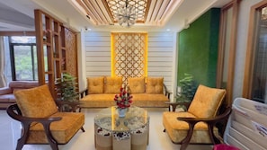 Quầy tiếp tân