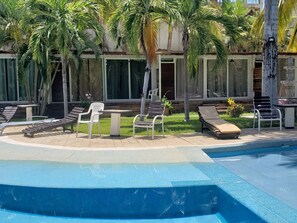 Outdoor pool - Hotel Plaza Huatulco Bungalows (Santa María Huatulco)