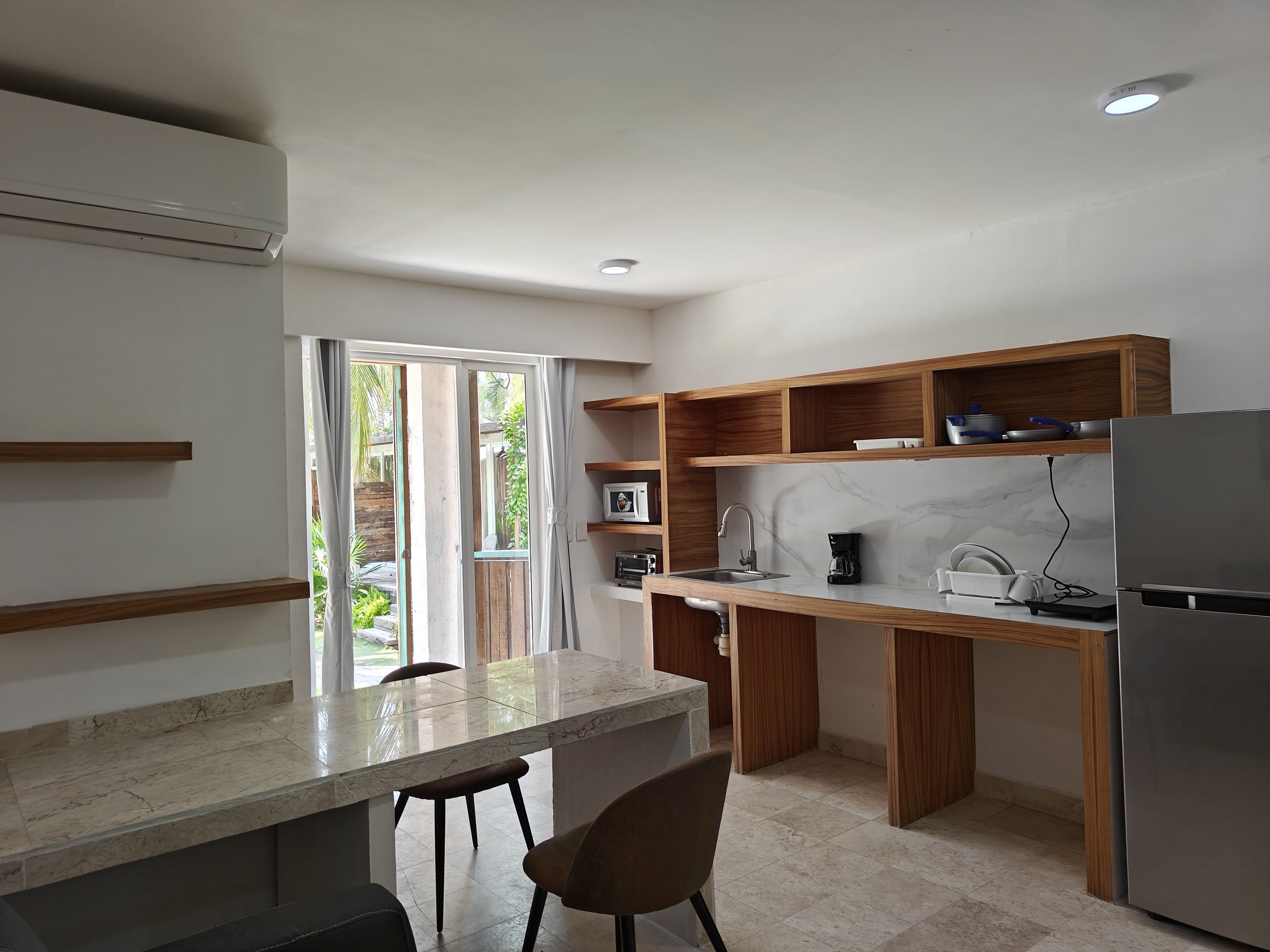 deluxe studio suite | private kitchen | oven, griddle, cleaning supplies