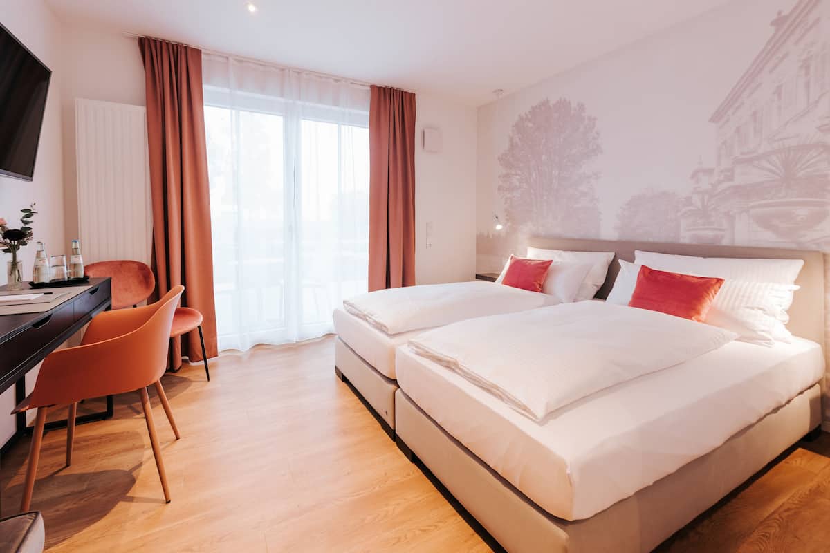 1 bedroom, in-room safe, desk, blackout curtains