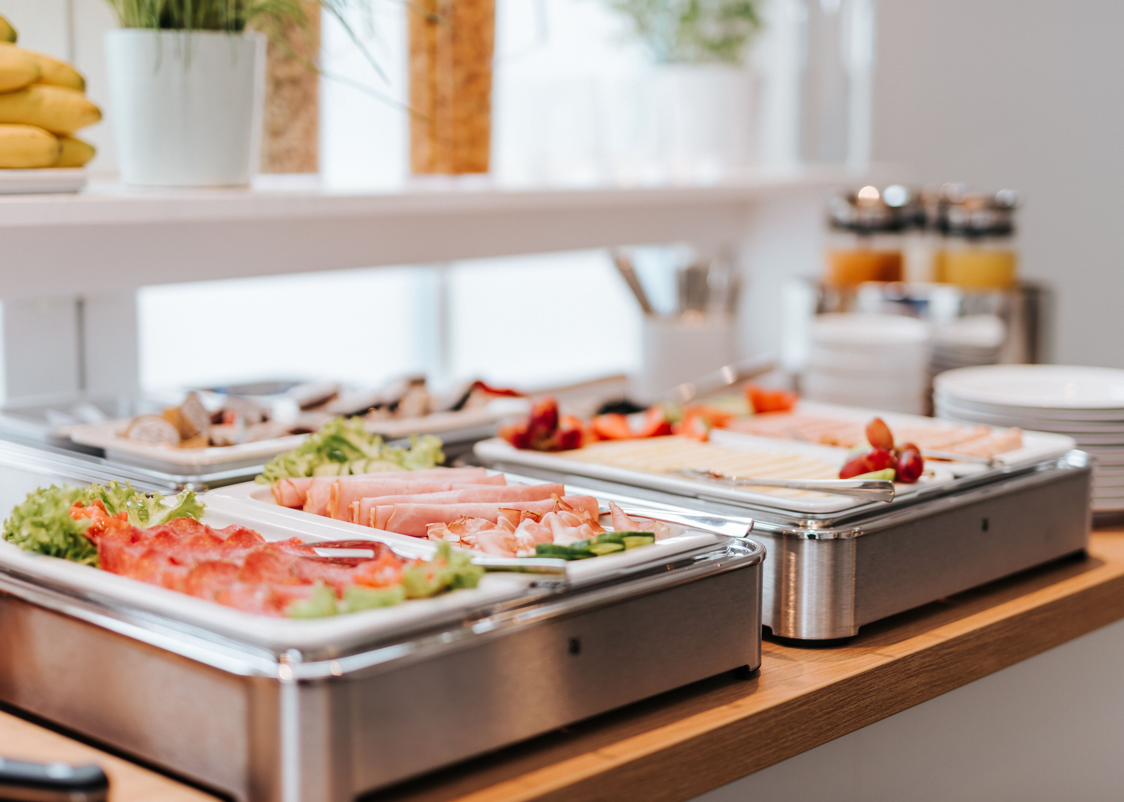 free daily cooked-to-order breakfast