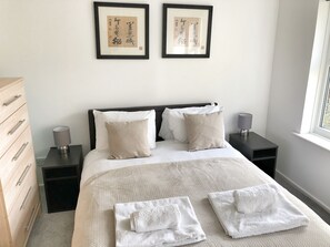 1 多间卧室、熨斗/熨衣板、WiFi、床单