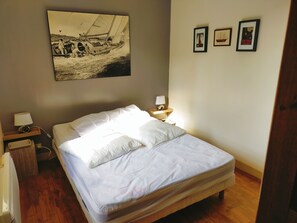 3 bedrooms, iron/ironing board, free WiFi