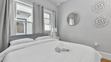 5 bedrooms, desk, iron/ironing board, free WiFi