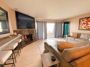 TV, fireplace - Modern Lakefront Condo, Weekly Stays Welcome, Work & Relax by the Lake (Lake Geneva)