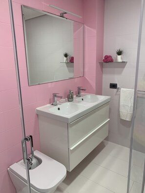 Hair dryer, towels - HARRIA RURAL ACCOMMODATION (Yécora)