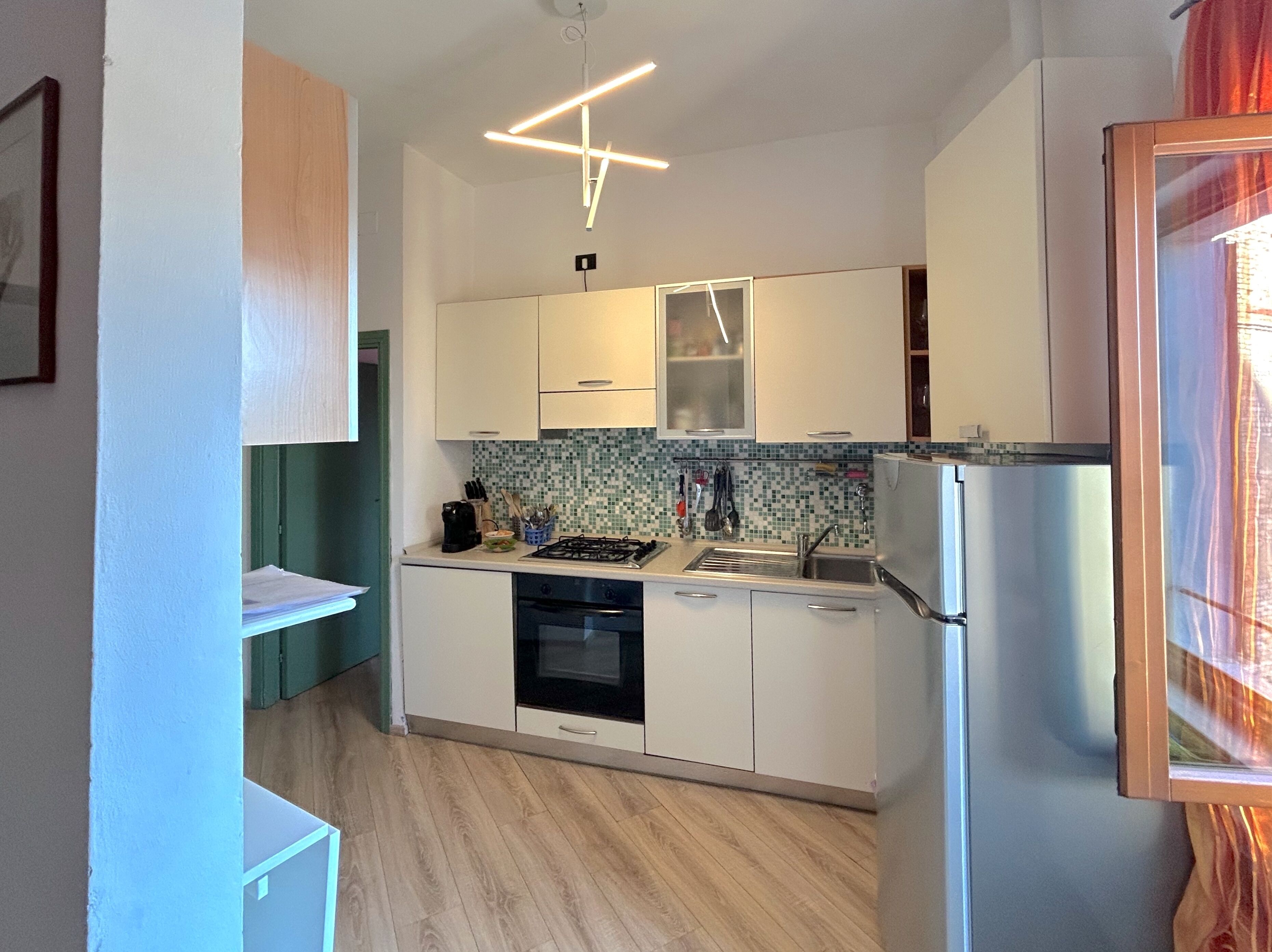 Refrigerador, horno, placa de cocina, lavavajillas