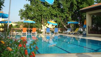 Seasonal outdoor pool