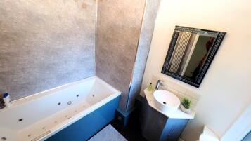 Apartemen Superior | Bathtub spa pribadi