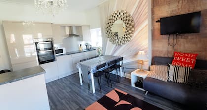 Clive Lodge Apartments