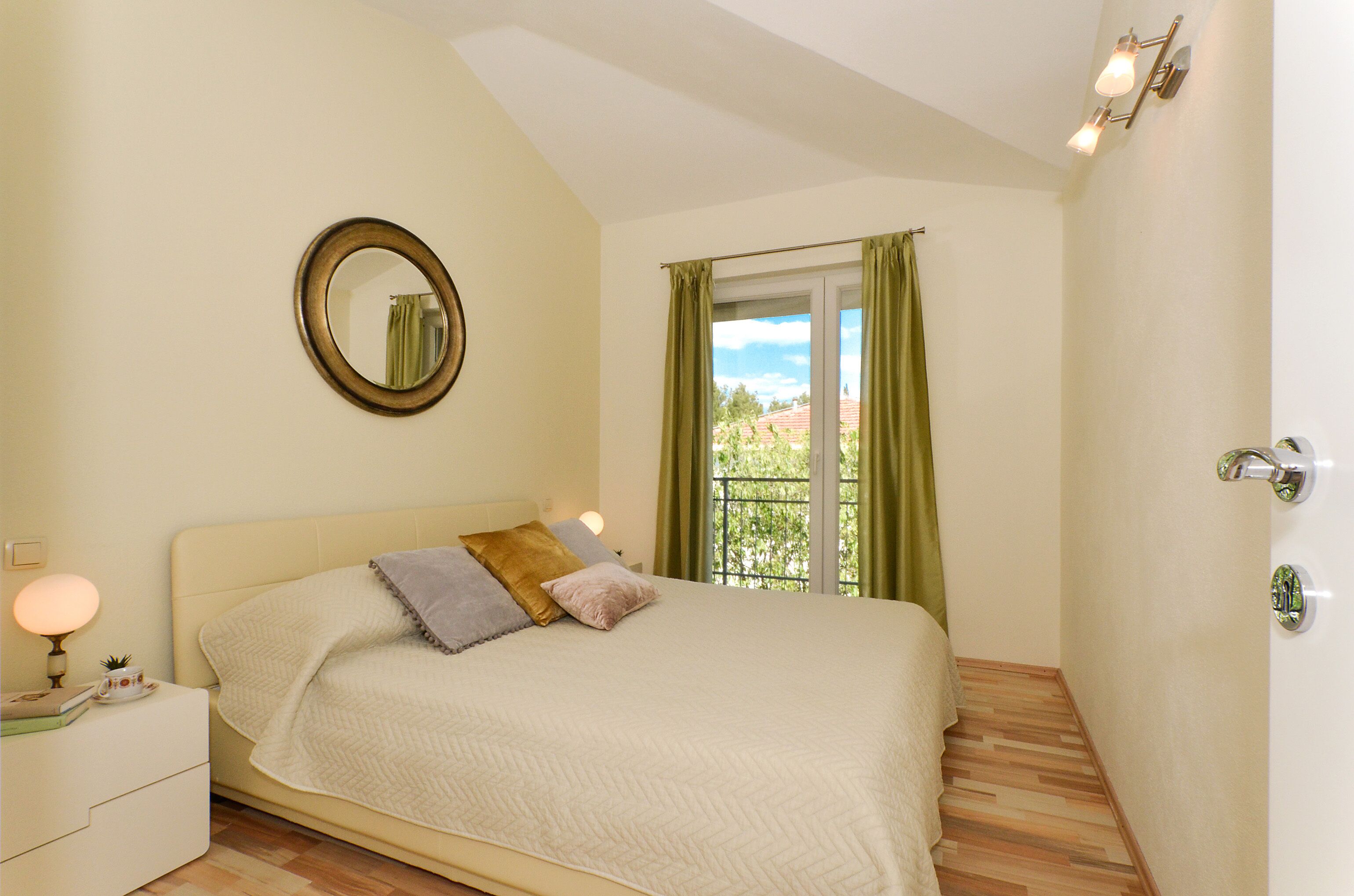 Panoramic-Apartment | 1 Schlafzimmer, Schreibtisch, schallisolierte Zimmer